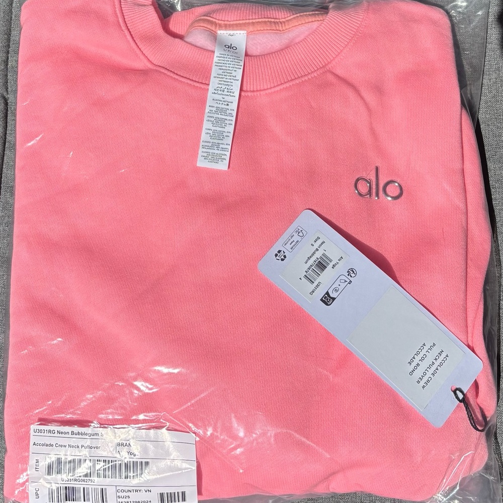 NWT Alo  Accolade Crewneck